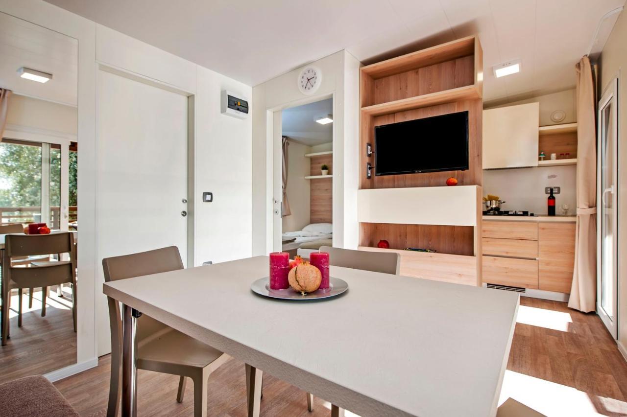 Campsite Lanterna Mobile Homes Mediteran Kamp Porec Room photo