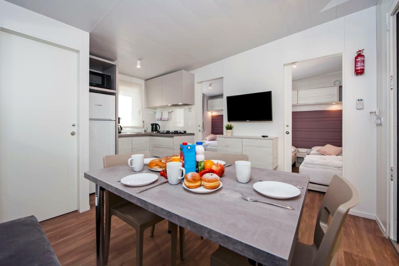 Campsite Lanterna Mobile Homes Mediteran Kamp Porec Exterior photo
